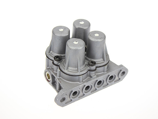Four circuit valve