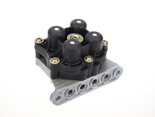 Four circuit valve